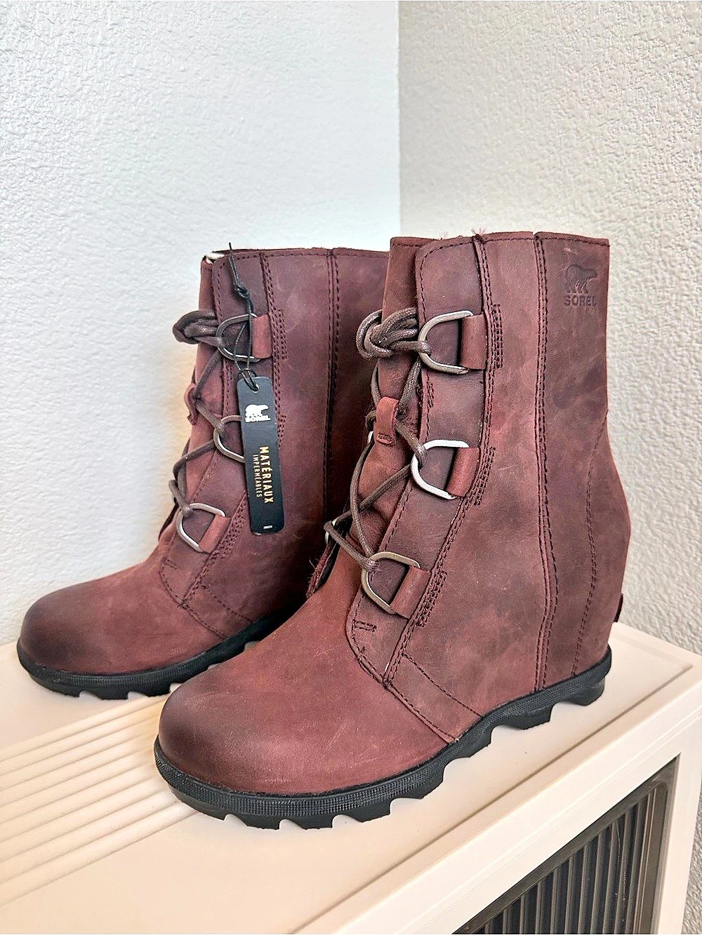 NWT Sorel Joan of Arctic Wedge II Lace Boot Cattail Red / Maroon US 7.5